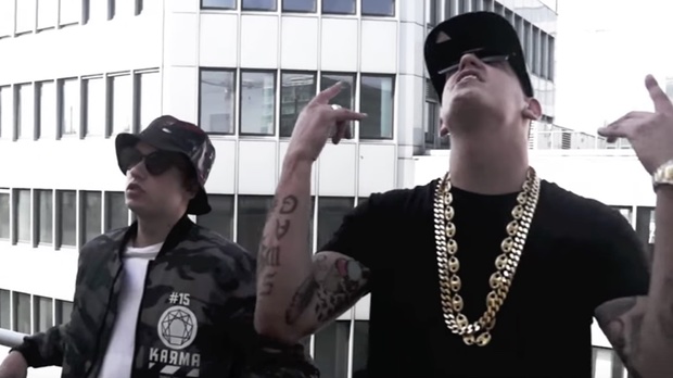 Money Boy Ft. Hustensaft Jüngling - Wir sind in der City