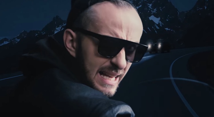 Jan Böhmermann POL1Z1STENS0HN – Ich hab Polizei (Video)