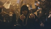 Frauenarzt – Zieh dein Shirt aus (Mutterficker Video)